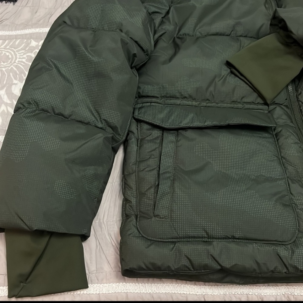 All In Motion Short Puffer Jacket - Picture 10 of 11